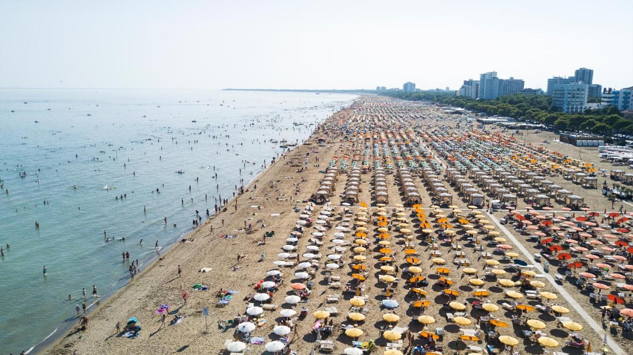 Residenza Marco Polo Apartment Lignano Sabbiadoro Exterior foto